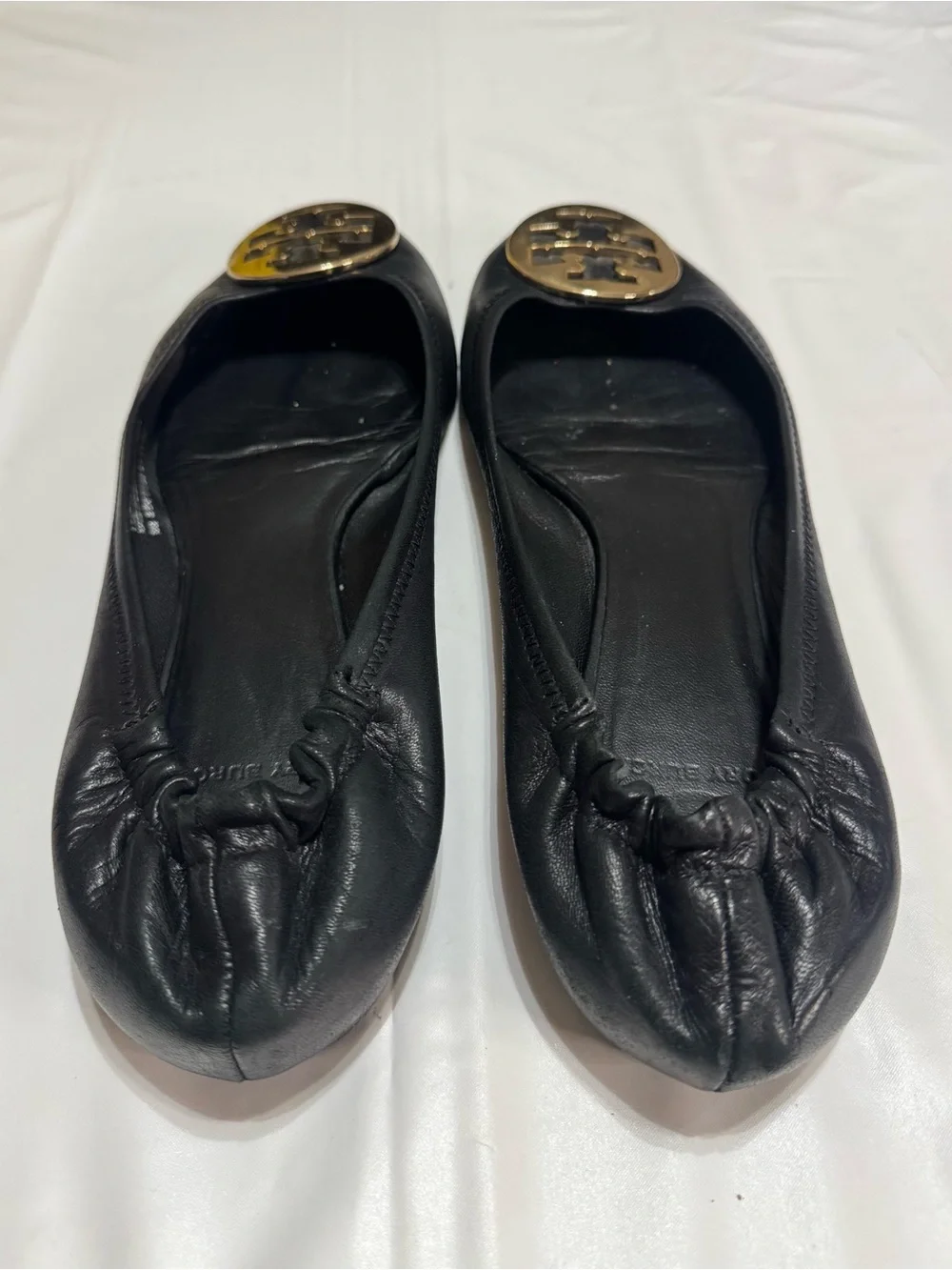 Tory Burch Black Leather Ballet Flats with Gold Logo Medallion size 8.5